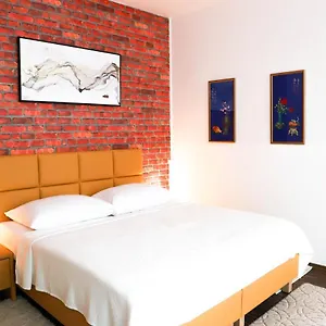 «go West» Guest Vienna